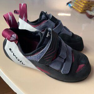evolv Shaman LV climbing shoes 42